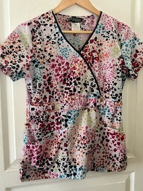 Runway by Cherokee White Multicolor Floral Print Scrub Top